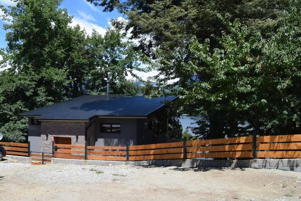 La Salamandra Casa Para 4 Personas Con Costa De Lago Villa San Carlos de Bariloche Exterior photo